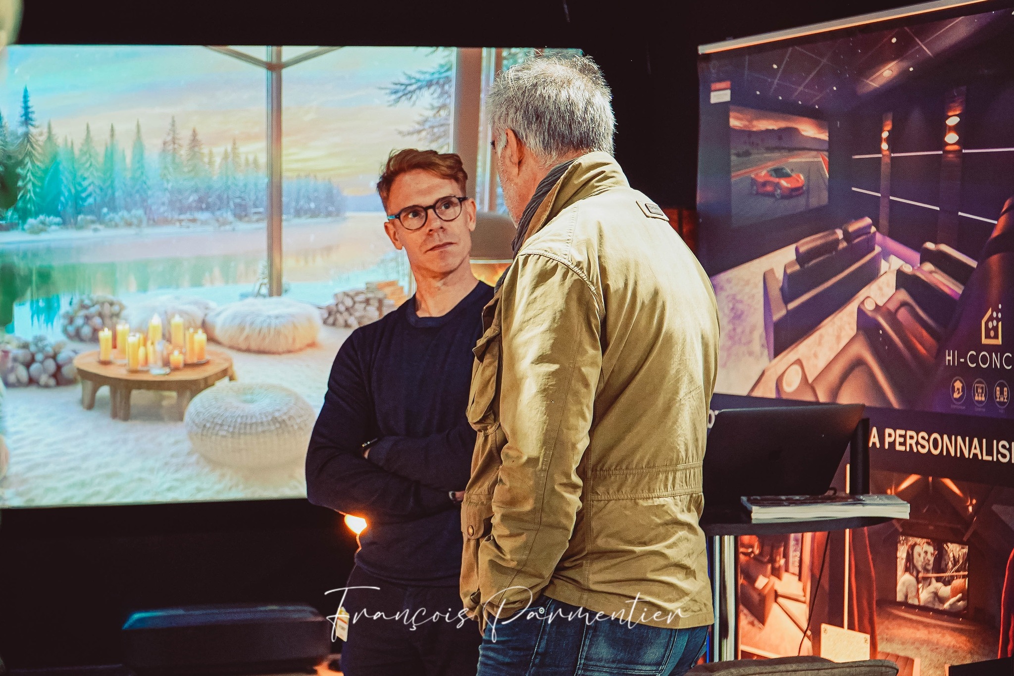 L'équipe Hi-Concept en réunion showroom