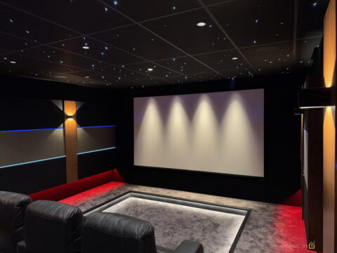 Blockbuster Barn : Cinéma Privé Grange (CEDIA Finaliste)
